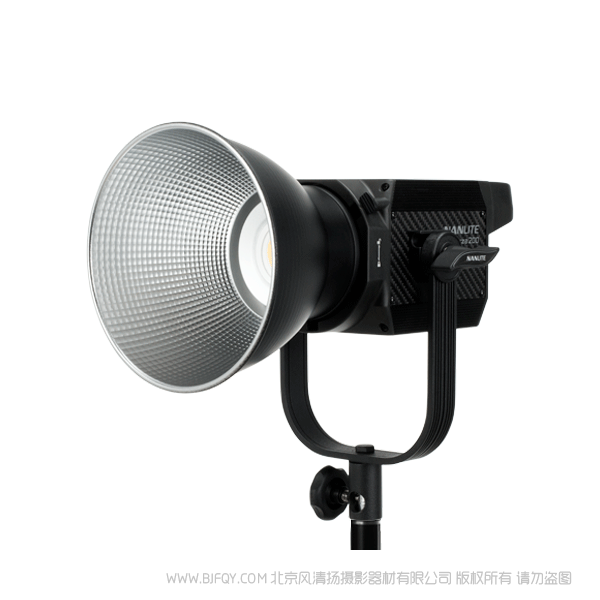 南光（NANLITE） Forza200  "37540 Lux @ 1m"（带标准罩）延续Forza系列魅力 体积更小 200W高亮输出 无惧场景检验
