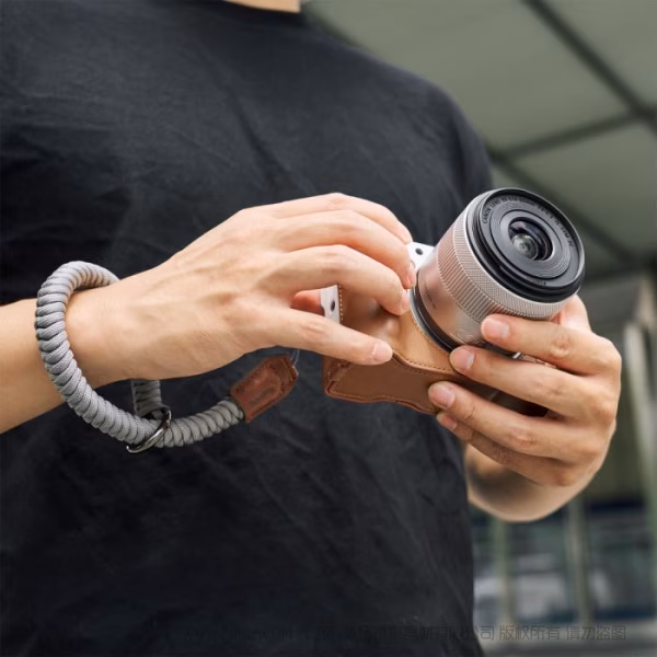 SmallRig斯莫格半包皮套套件（适用于佳能 EOS R50 V）（棕色）5432